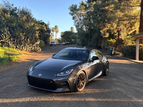 Used 2023 Toyota GR86 Premium w/ ALL Weather Mat Package (TMS) image 5