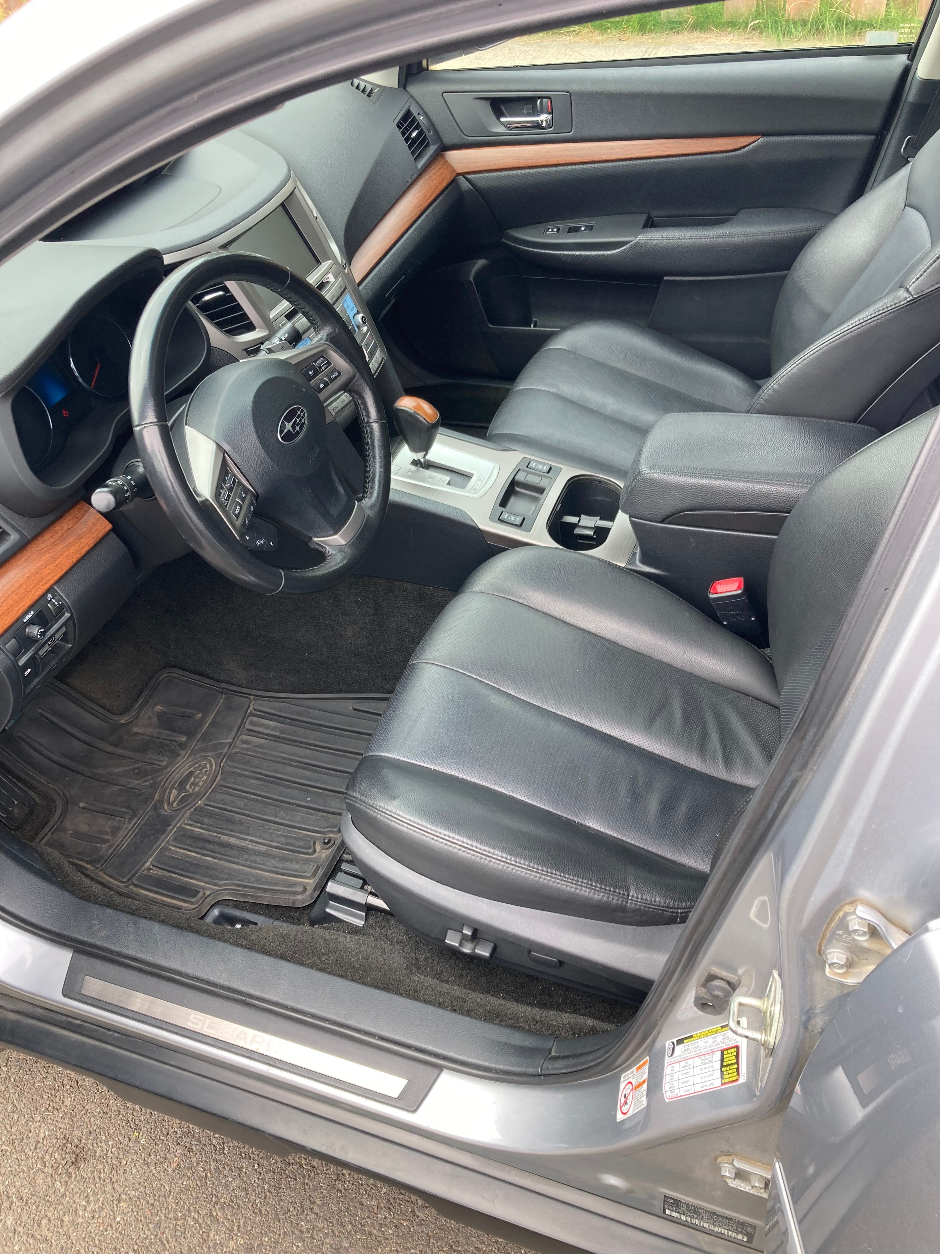 Used 2013 Subaru Outback 2.5i Limited AWD/4WD image 11