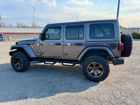 Used 2021 Jeep Wrangler Unlimited Sahara image 5