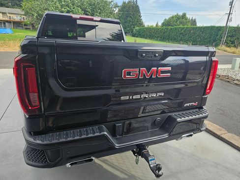 Used 2022 GMC Sierra 1500 AT4 w/ AT4 Premium Package image 5