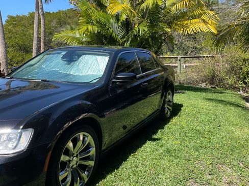 Used 2017 Chrysler 300 Limited w/ Value Package image 2