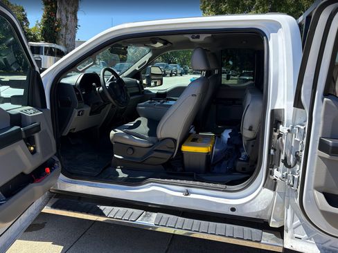 Used 2021 Ford F250 XL w/ Power Equipment Group RWD image 6