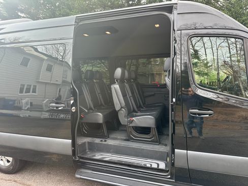 Used 2019 Mercedes-Benz Sprinter 2500 image 6