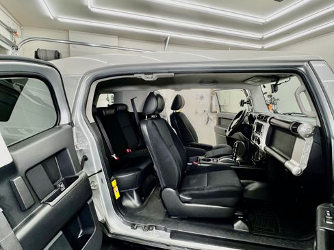 Used 2007 Toyota FJ Cruiser 2WD image 23