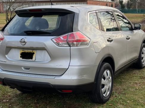 Used 2016 Nissan Rogue S image 4