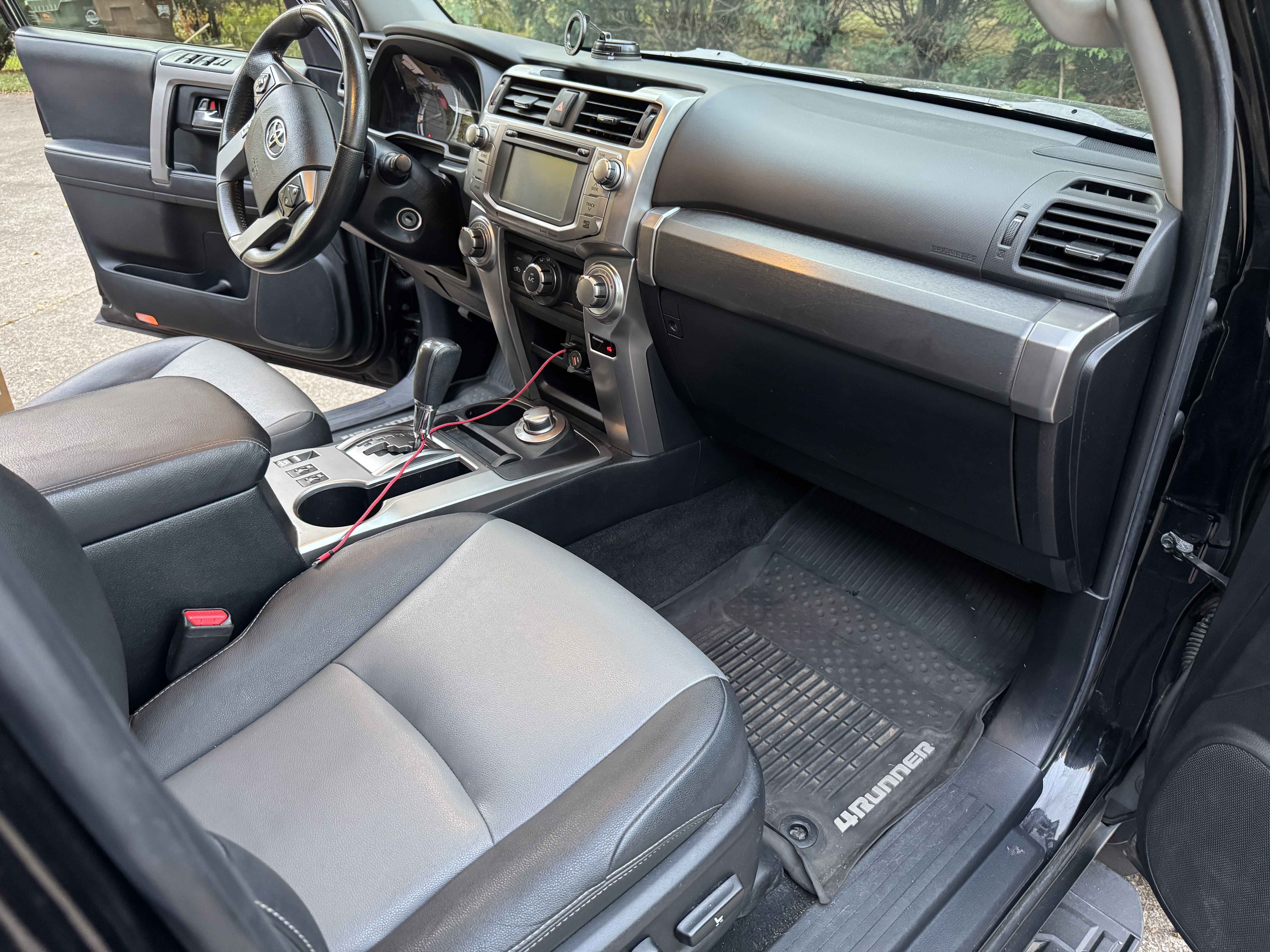 Used 2019 Toyota 4Runner SR5 Premium AWD/4WD image 8