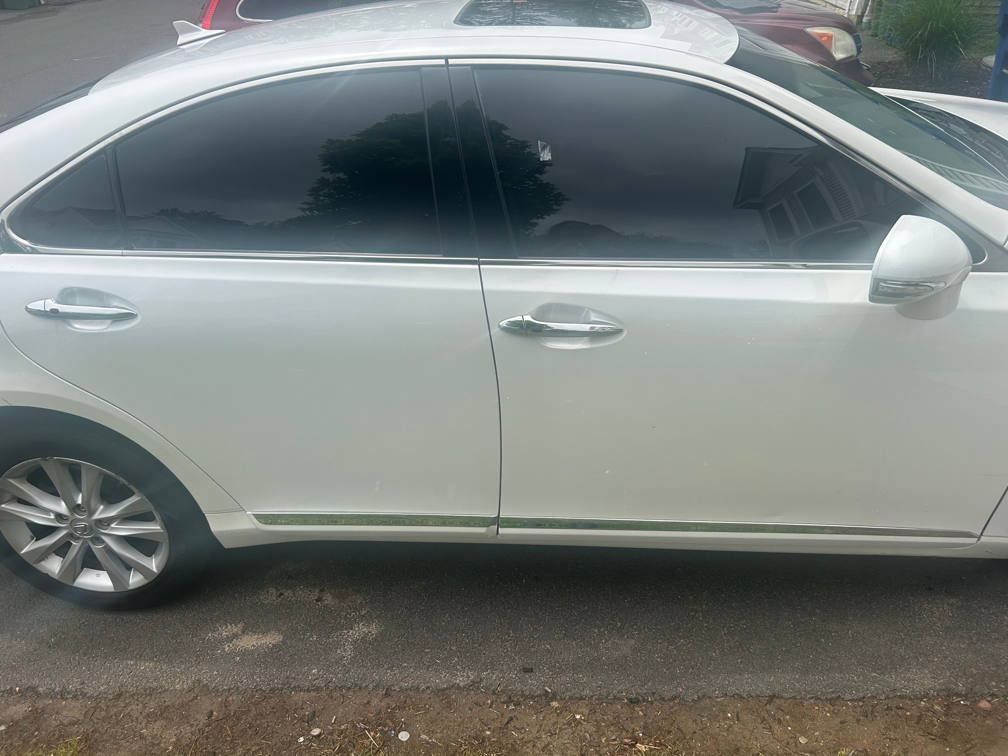 Used 2011 Lexus ES 350 FWD image 4