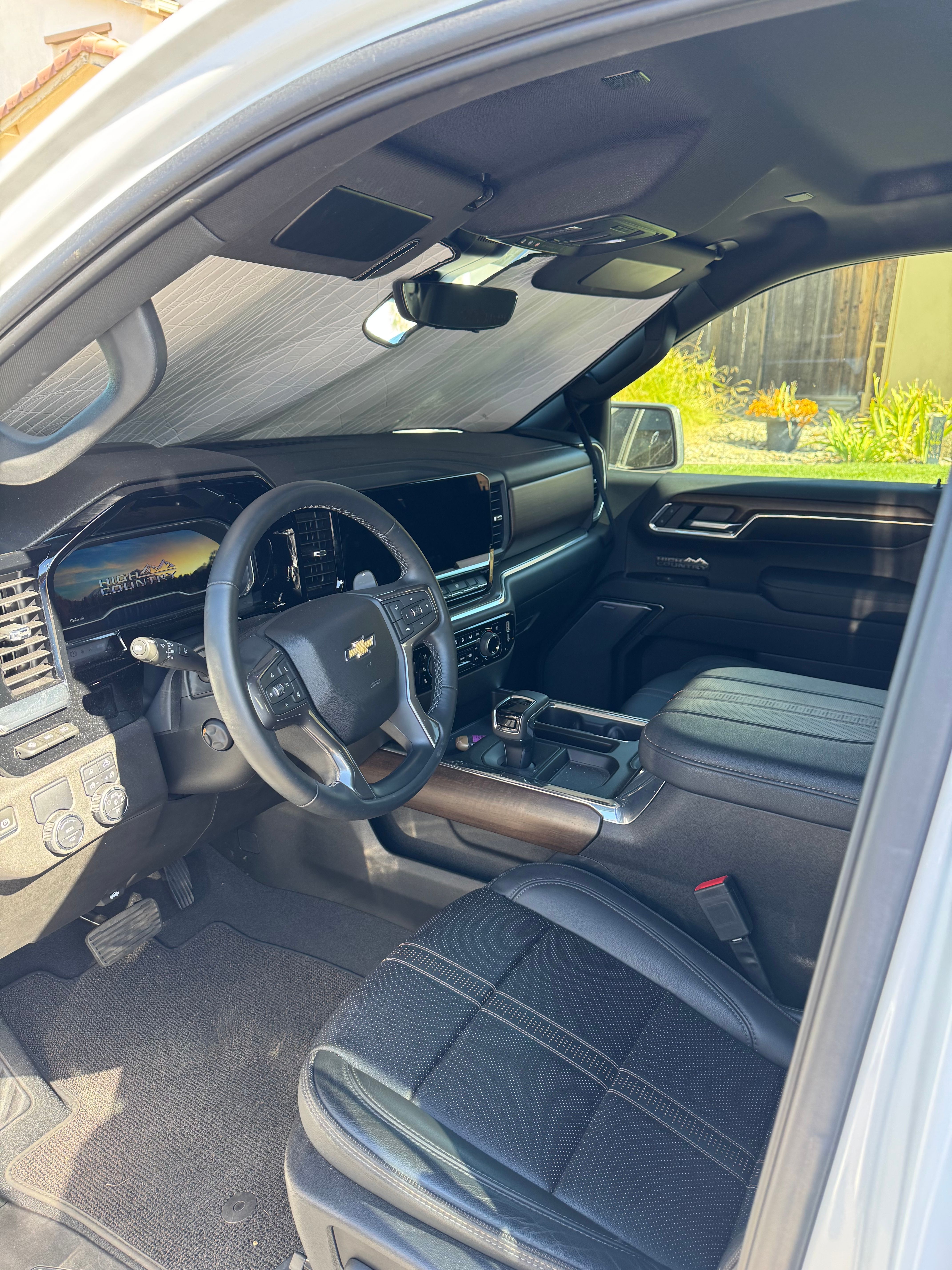 Used 2024 Chevrolet Silverado 1500 High Country w/ Technology Package RWD image 8