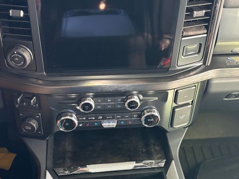 Used 2024 Ford F350 Lariat w/ Lariat Ultimate Package AWD/4WD image 29