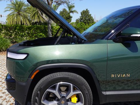 Used 2023 Rivian R1S Adventure image 14