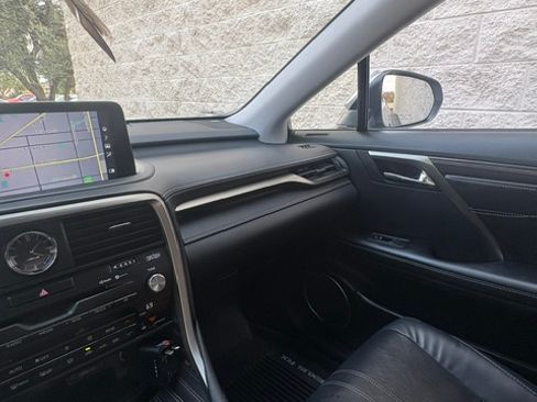 Used 2022 Lexus RX 450hL Luxury w/ Cold Area Package (CT) AWD/4WD image 5