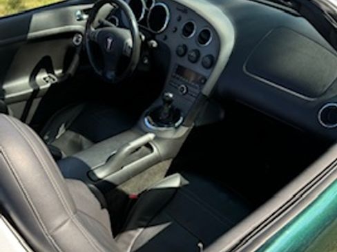 Used 2006 Pontiac Solstice Convertible w/ Premium Package image 13