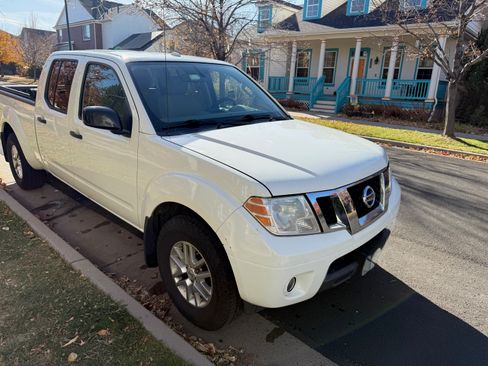 Used 2015 Nissan Frontier SV w/ SV Value Truck Package image 6
