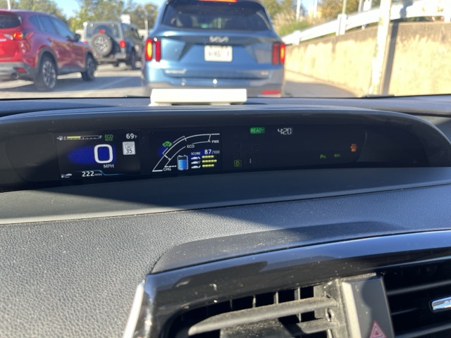 Used 2021 Toyota Prius LE FWD image 15