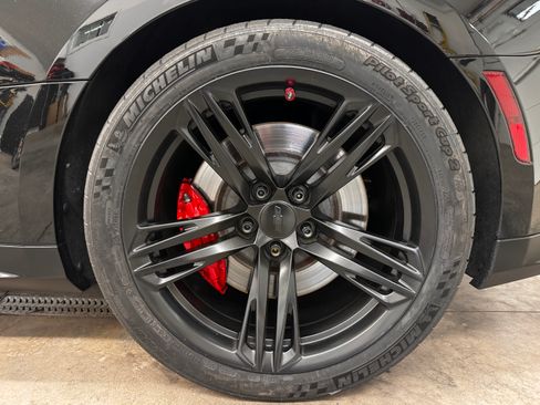 Used 2021 Chevrolet Camaro ZL1 RWD image 13