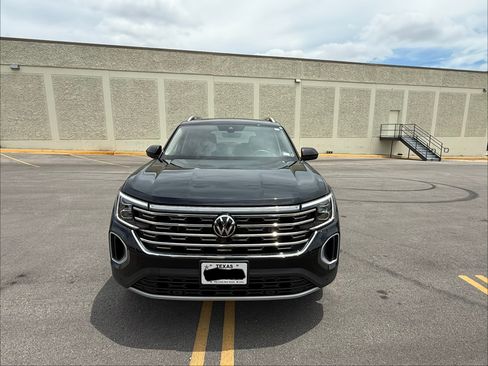 Used 2024 Volkswagen Atlas SEL AWD/4WD image 11