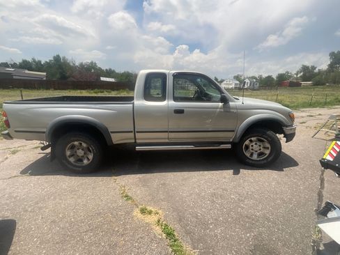Used 2001 Toyota Tacoma 4x4 Xtracab V6 image 1