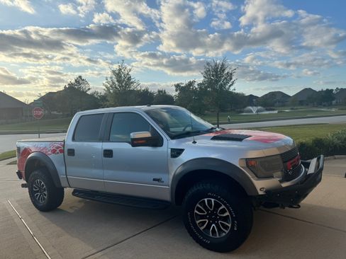Used 2014 Ford F150 Raptor w/ Equipment Group 801A Luxury image 7