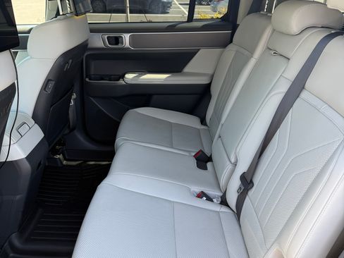 Used 2024 Hyundai Santa Fe SEL image 9