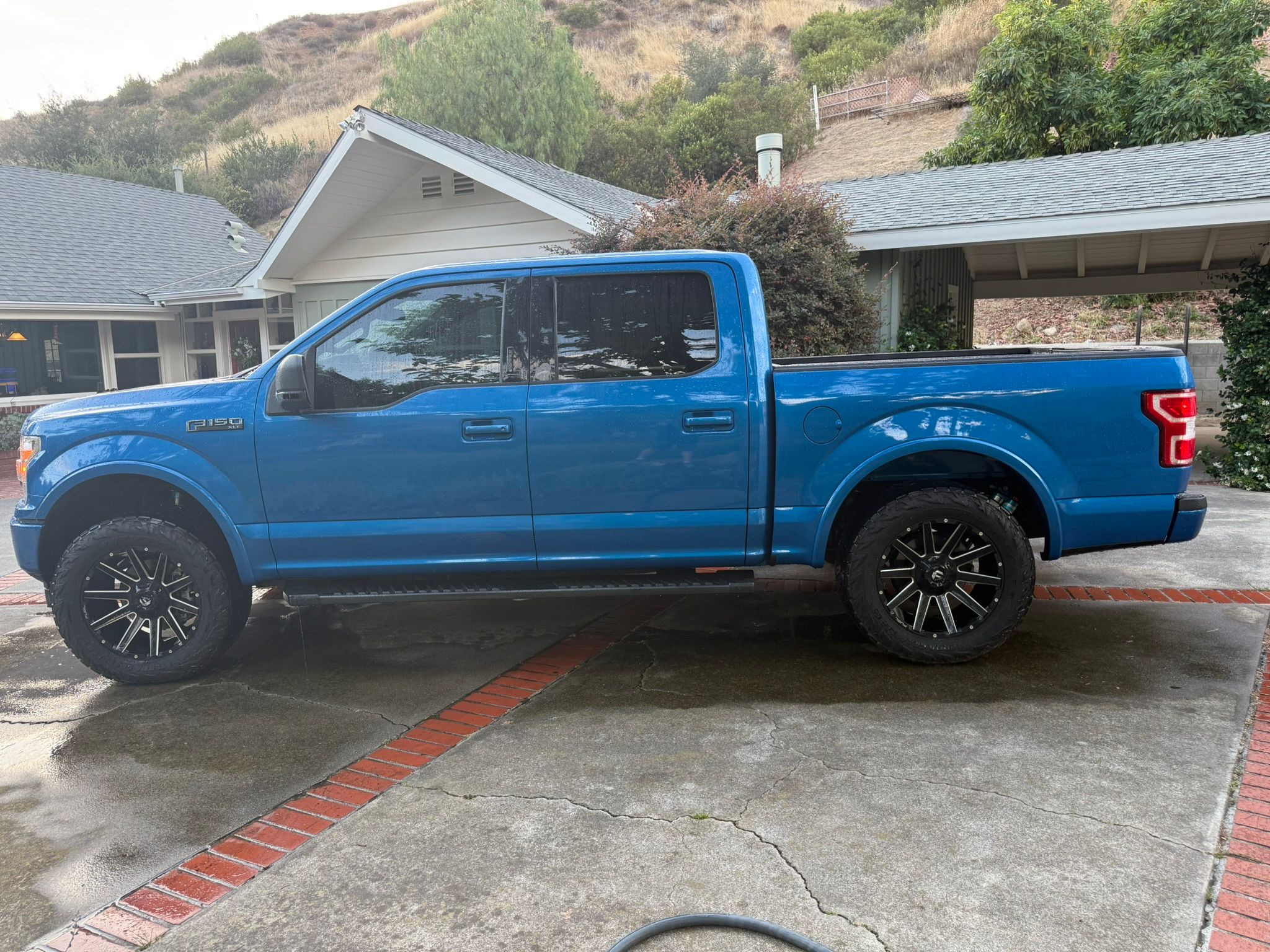 Used 2019 Ford F150 XLT w/ Equipment Group 302A Luxury AWD/4WD image 2