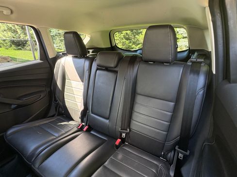 Used 2016 Ford Escape SE w/ Leather Comfort Package FWD image 9