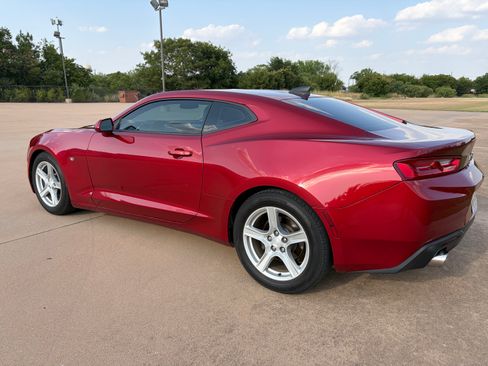 Used 2016 Chevrolet Camaro LT RWD image 6