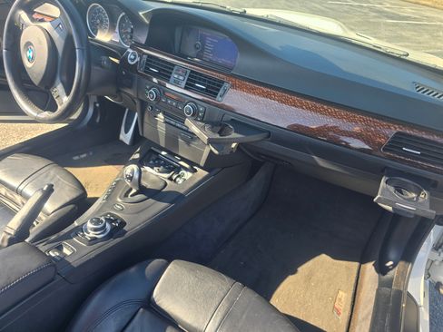 Used 2011 BMW M3 Convertible image 21