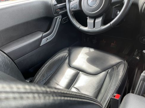 Used 2013 Jeep Wrangler Rubicon w/ PWR Convenience Group AWD/4WD image 22