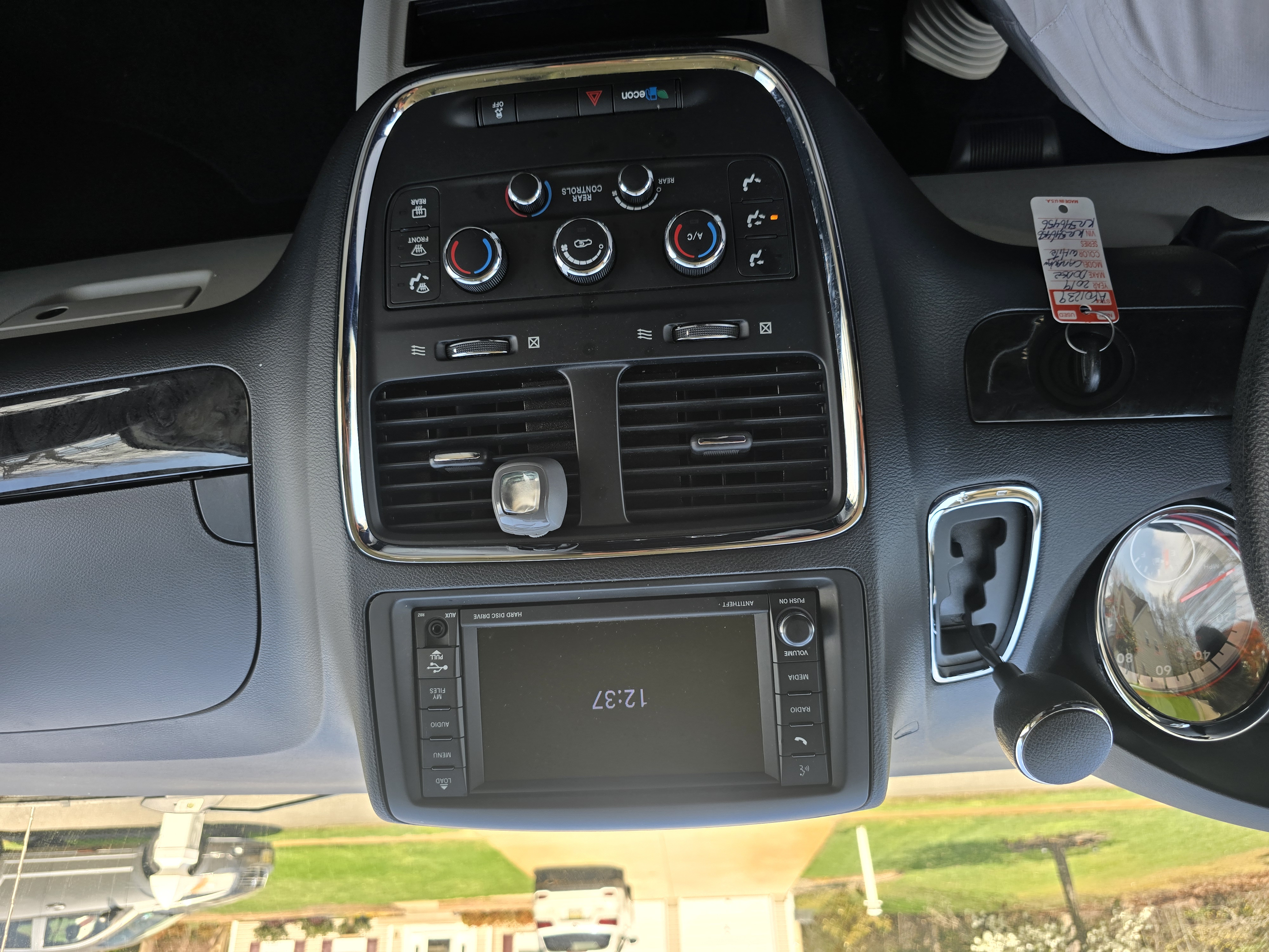Used 2019 Dodge Grand Caravan SE FWD image 23