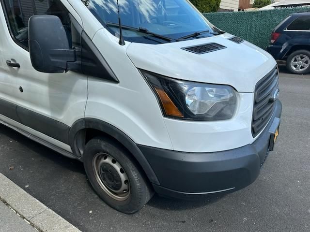 Used 2017 Ford Transit 250 148 Medium Roof RWD image 1