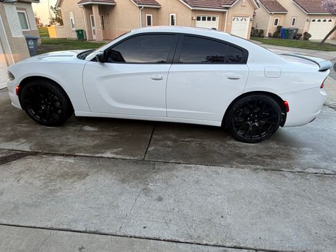 Used 2022 Dodge Charger SXT image 25