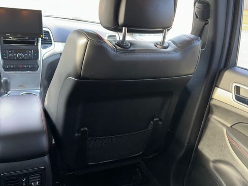 Used 2013 Jeep Grand Cherokee Trailhawk image 21