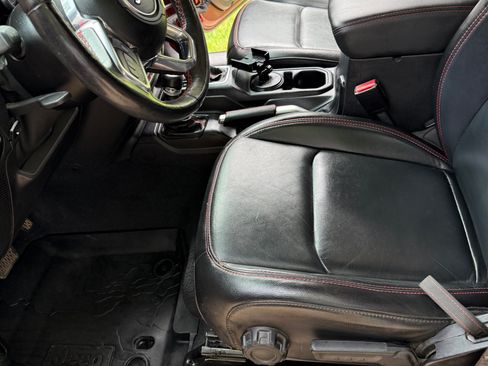 Used 2021 Jeep Wrangler Unlimited Rubicon w/ Safety Group AWD/4WD image 10