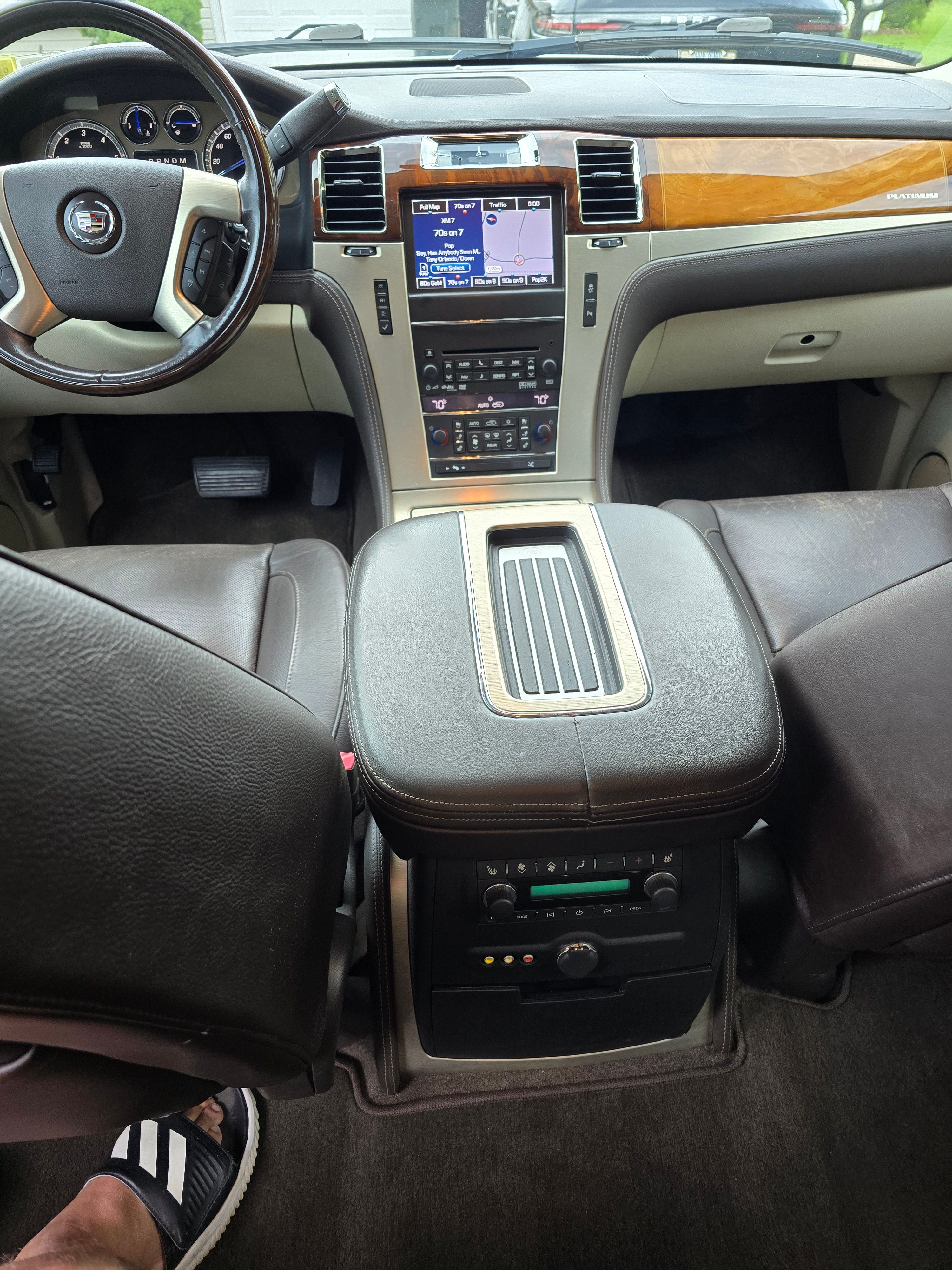 Used 2014 Cadillac Escalade Platinum AWD/4WD image 19