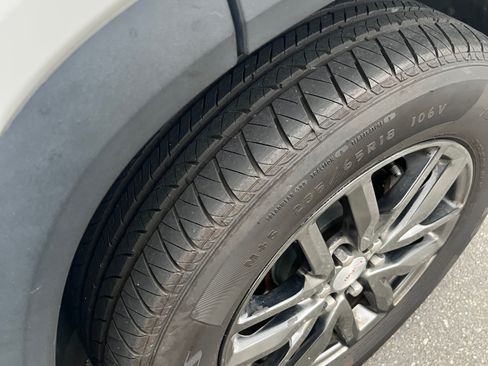 Used 2017 GMC Acadia SLT image 10