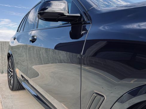 Used 2022 BMW X5 M50i w/ Executive Package image 4