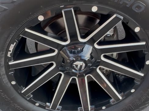 Used 2019 Ford F150 Platinum w/ Equipment Group 701A Luxury image 13