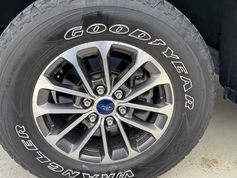 Used 2019 Ford F150 XLT w/ Equipment Group 302A Luxury image 15