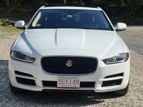 Used 2018 Jaguar XE Premium AWD/4WD image 8