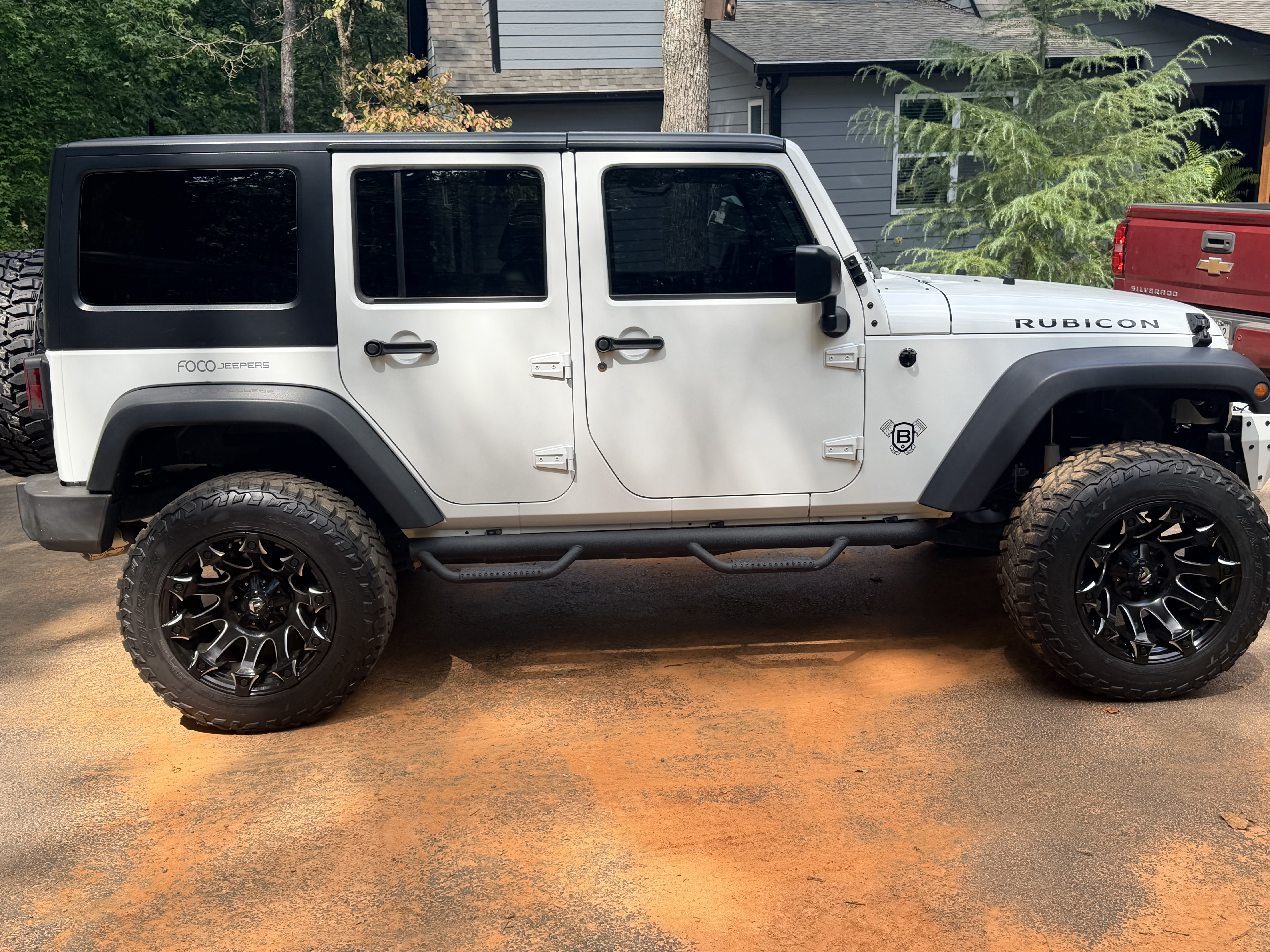Used 2017 Jeep Wrangler Unlimited Rubicon w/ Connectivity Group AWD/4WD image 4