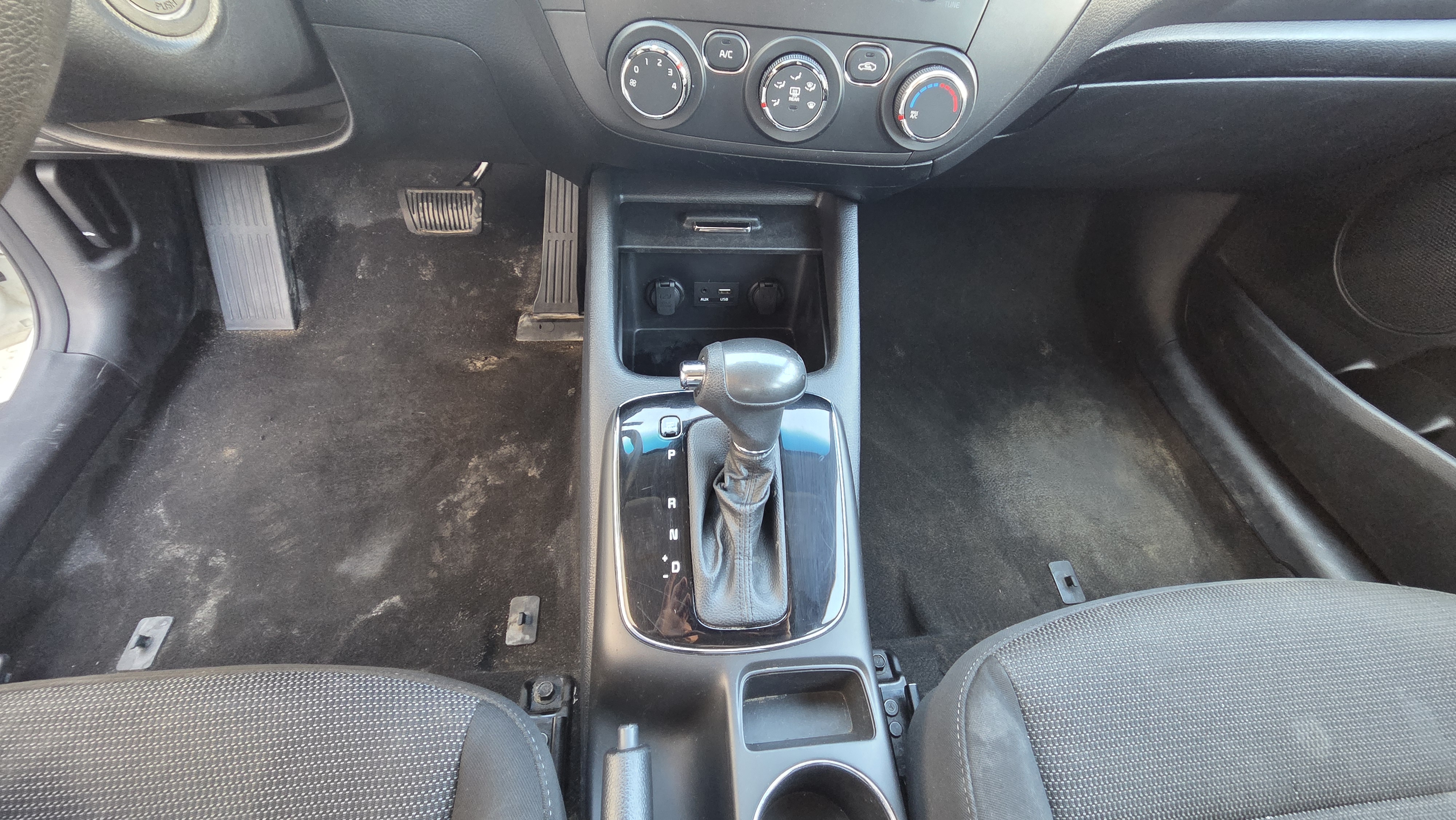 Used 2017 Kia Forte LX FWD image 15