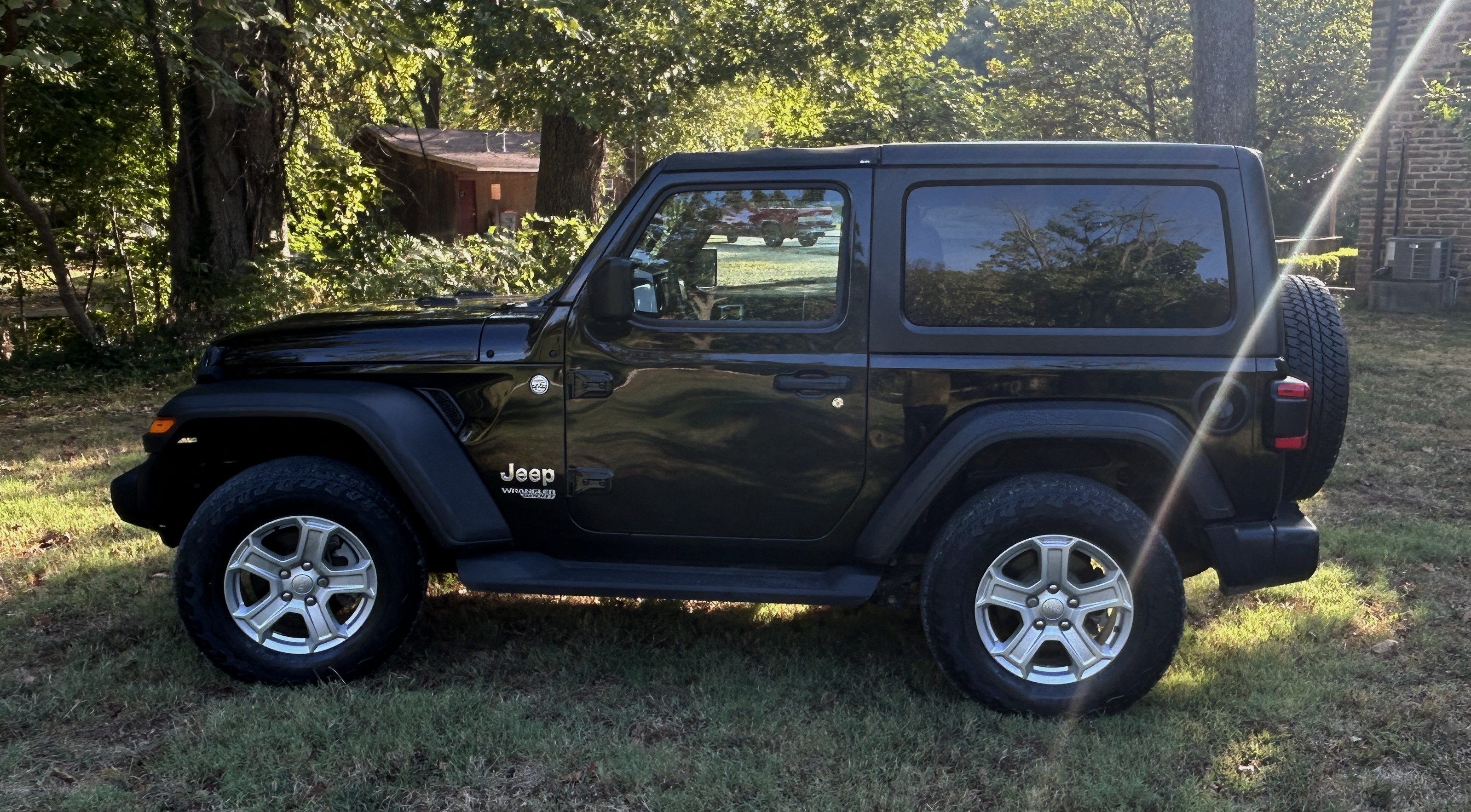 Used 2018 Jeep Wrangler Sport AWD/4WD image 1