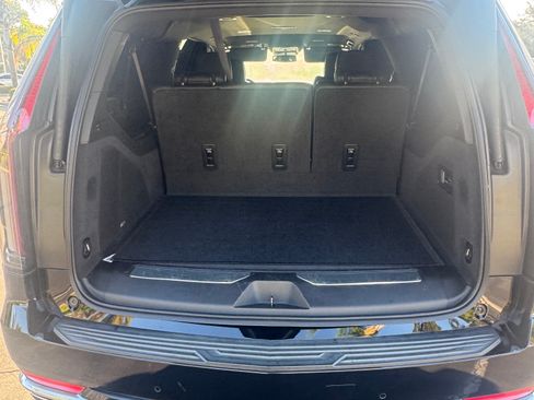 Used 2021 Cadillac Escalade ESV Luxury RWD image 11