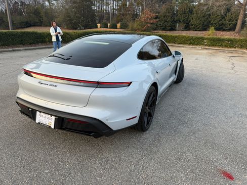 Used 2023 Porsche Taycan GTS image 8