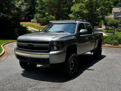 Used 2008 Chevrolet Silverado 1500 LT w/ Power Pack Plus AWD/4WD image 2