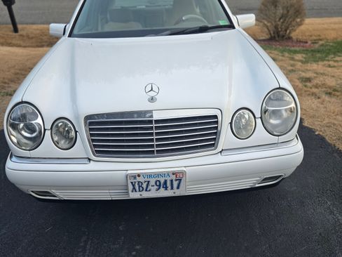 Used 1998 Mercedes-Benz E 320 4MATIC Sedan image 14