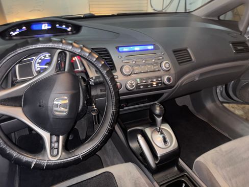 Used 2010 Honda Civic LX image 6