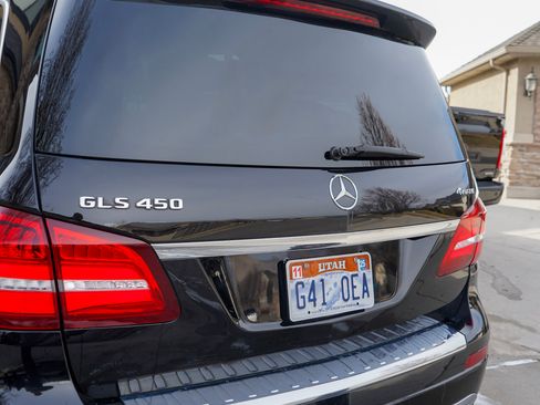 Used 2019 Mercedes-Benz GLS 450 450 4MATIC Sport Utility 4D image 2