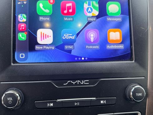 Used 2019 Ford Fusion SE image 19