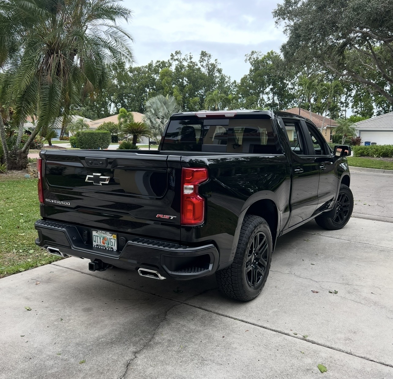 Used 2024 Chevrolet Silverado 1500 RST AWD/4WD image 1